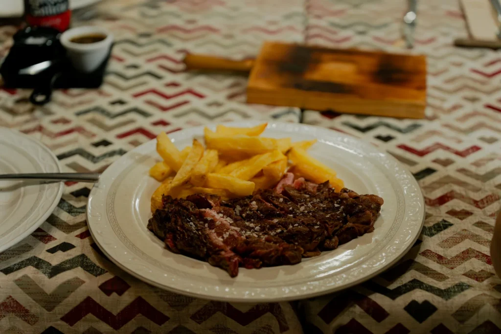 Comida de la ruta en la ruta RX01 Serranías del Turia de Road Experience, ruta en coche deportivo por Valencia