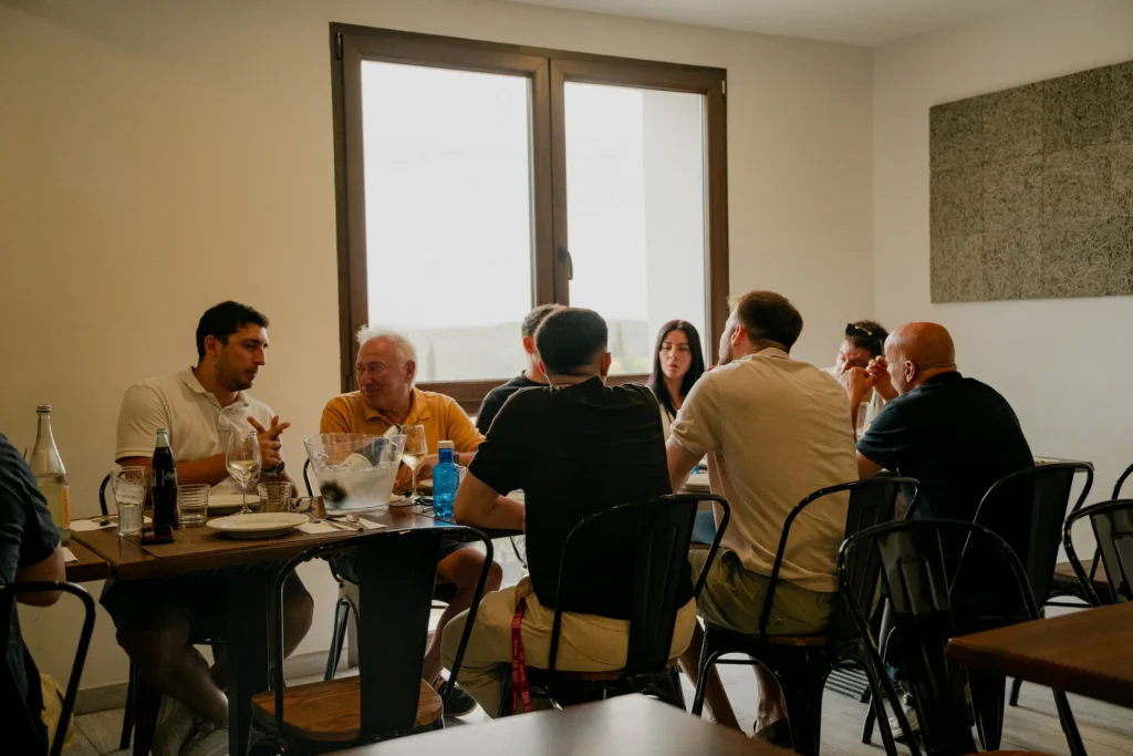 Comida en el restaurante en la ruta RX02 Vistabella de Road Experience, ruta en coche deportivo por Castellón