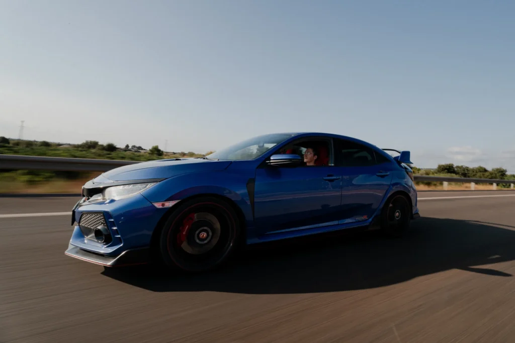 Honda Civic Type R rodando en la ruta RX02 Vistabella de Road Experience, ruta en coche deportivo por Castellón