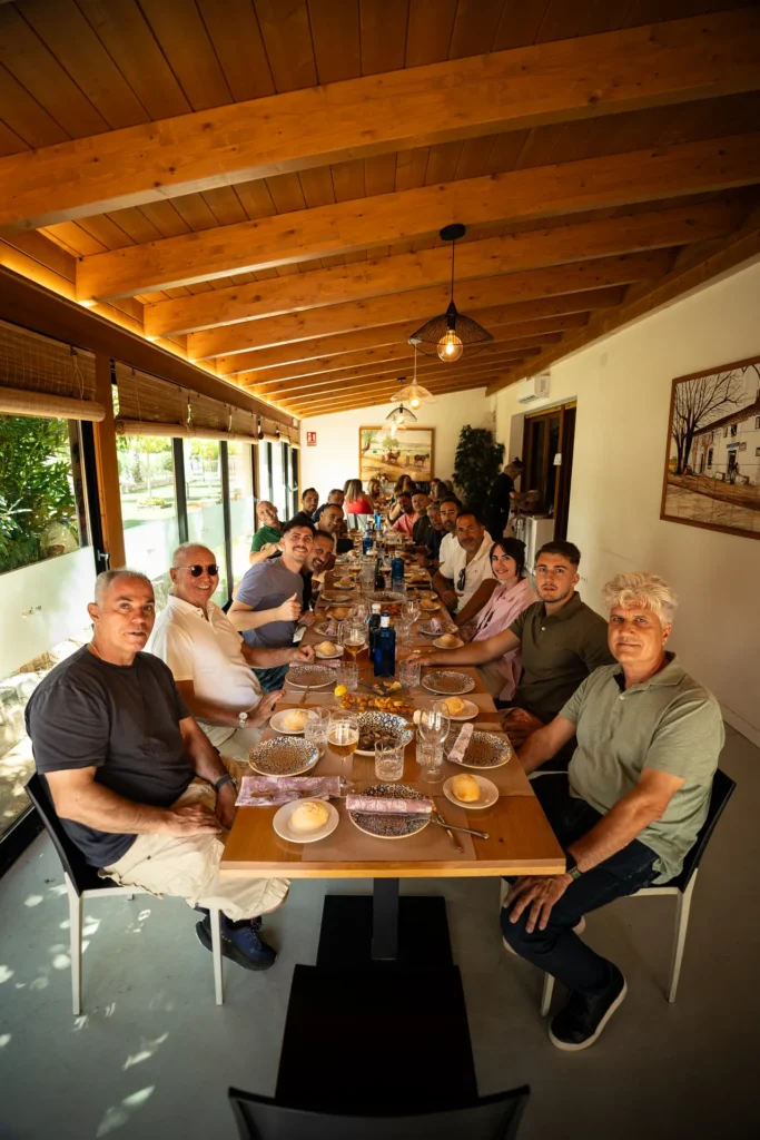 Comida de los participantes en la ruta RX03 El Santuario de Road Experience, ruta en coche deportivo por Alicante