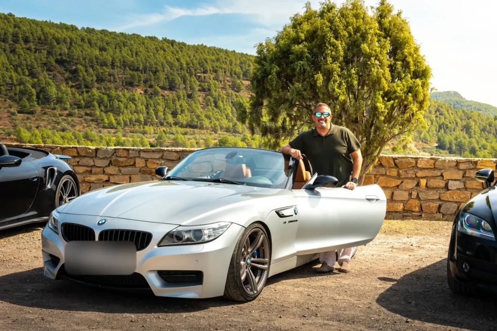 BMW Z4 plata en el mirador en la ruta RX04 Villahermosa de Road Experience, ruta en coche deportivo por Castellón