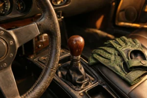 Quién organiza rutas en coche deportivo por carreteras de valencia con comida incluida: volante de cuero gastado